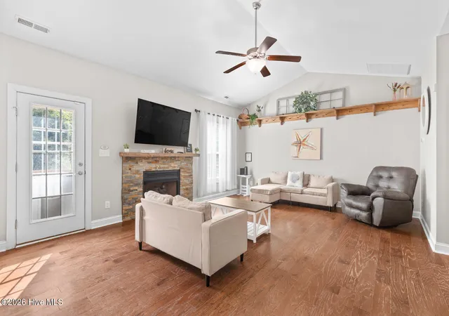 Photo 2 of Single family home for sale at 252 Derby Downs Dr, Sneads Ferry, NC 28460 | MLS# 100598313 | Listing updated on 2026-08-22
