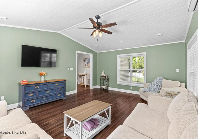 Photo 3 of Single family home for sale at 252 Derby Downs Dr, Sneads Ferry, NC 28460 | MLS# 100598313 | Listing updated on 2026-09-30