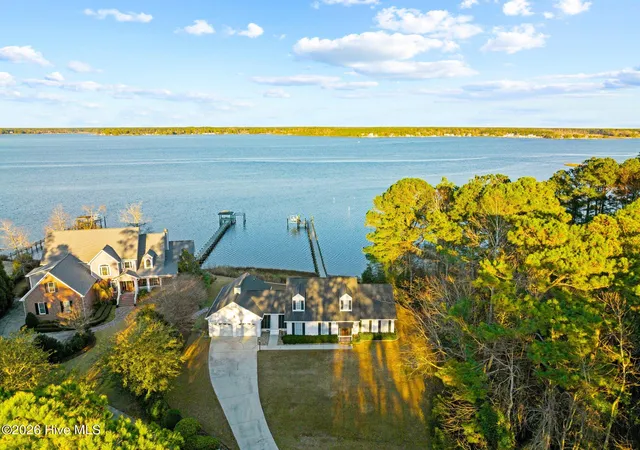 Photo 1 of Single family home for sale at 122 Line Boat Ln, Swansboro, NC 28584 | MLS# 100599198 | Listing updated on 2026-09-07