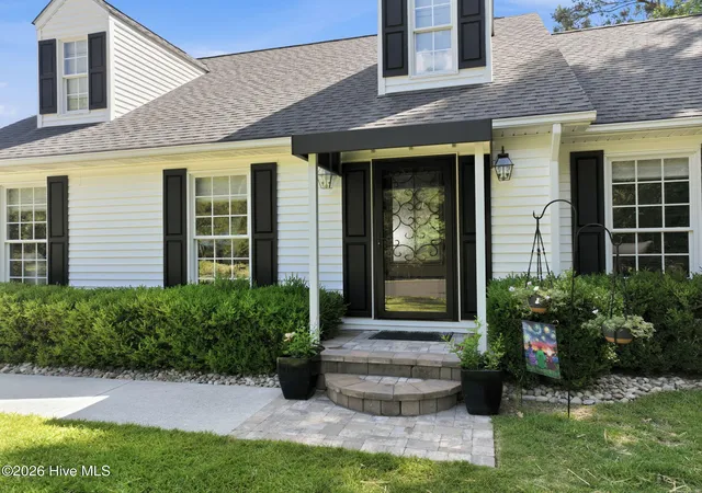 Photo 3 of Single family home for sale at 122 Line Boat Ln, Swansboro, NC 28584 | MLS# 100599198 | Listing updated on 2026-09-07