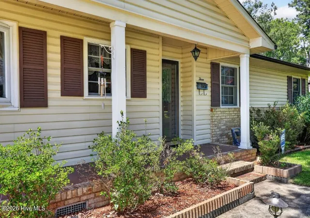 Photo 2 of Single family home for sale at 3 Dobbs Cir, Havelock, NC 28532 | MLS# 100597263 | Listing updated on 2026-08-21