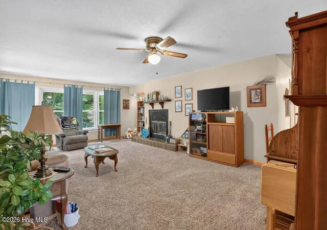 Photo 3 of Single family home for sale at 3 Dobbs Cir, Havelock, NC 28532 | MLS# 100597263 | Listing updated on 2026-08-21