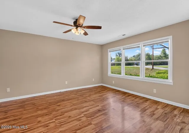 Photo 3 of Single family home for sale at 2400 N Hills Dr, New Bern, NC 28562 | MLS# 100599484 | Listing updated on 2026-09-17