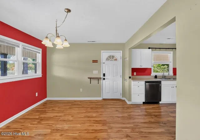 Photo 4 of Single family home for sale at 2400 N Hills Dr, New Bern, NC 28562 | MLS# 100599484 | Listing updated on 2026-09-17