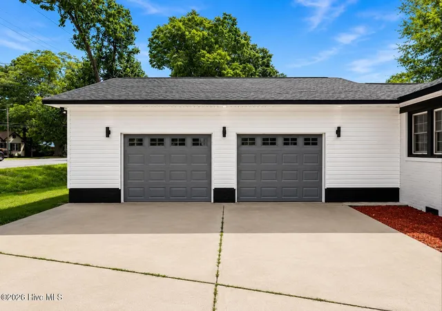 Photo 2 of Single family home for sale at 533 W College St, Warsaw, NC 28398 | MLS# 100598446 | Listing updated on 2026-09-15