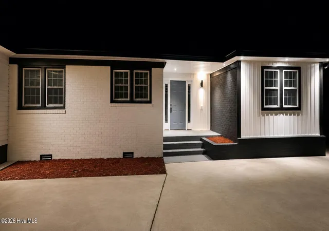 Photo 4 of Single family home for sale at 533 W College St, Warsaw, NC 28398 | MLS# 100598446 | Listing updated on 2026-09-15