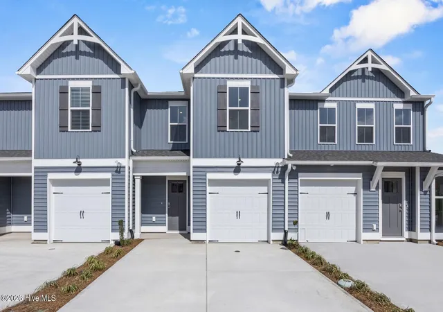 Townhouse for sale at 62 W Pioneer Way #121, Hampstead, NC 28443 | MLS# 100591614