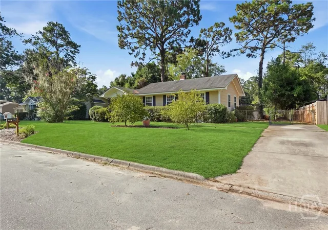 Photo 3 of Single family home for sale at 48 Pine Valley Rd, Savannah, GA 31404 | MLS# SA361988 | Listing updated on 2026-08-31