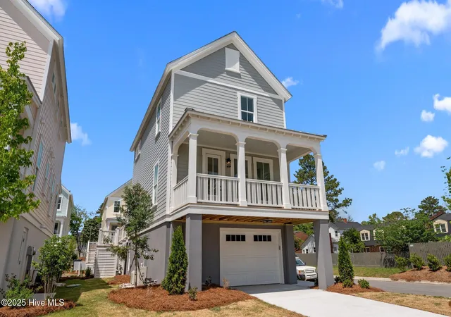 Photo 3 of Single family home for sale at 100 Wiley St, Washington, NC 27889 | MLS# 100598955 | Listing updated on 2026-09-16