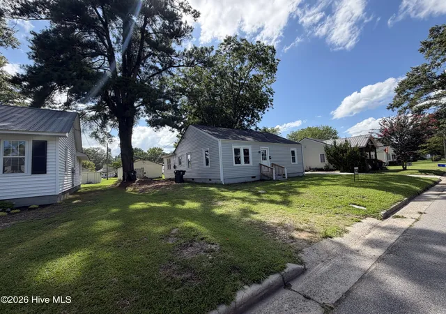 Photo 2 of Single family home for sale at 109 Fairview St, Williamston, NC 27892 | MLS# 100591729 | Listing updated on 2026-09-30