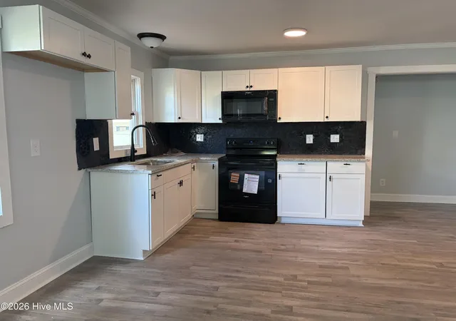 Photo 4 of Single family home for sale at 109 Fairview St, Williamston, NC 27892 | MLS# 100591729 | Listing updated on 2026-09-30