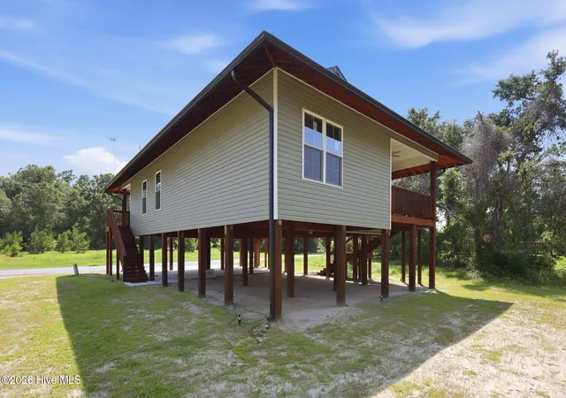 Photo 3 of Single family home for sale at 303 E Jones St, Trenton, NC 28585 | MLS# 100594345 | Listing updated on 2026-09-27