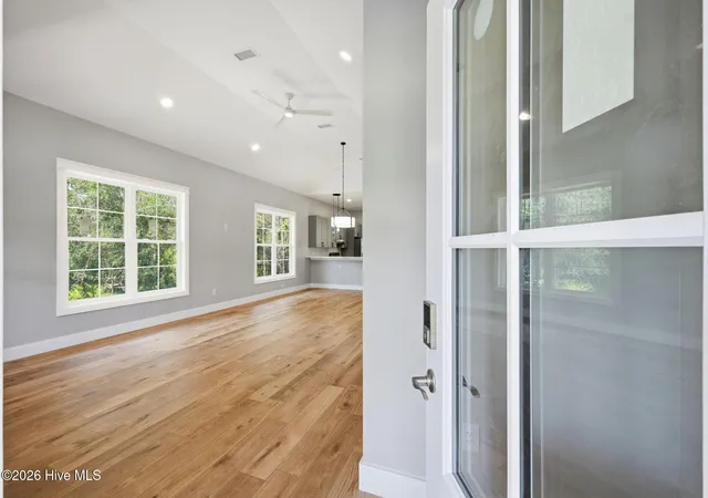 Photo 4 of Single family home for sale at 303 E Jones St, Trenton, NC 28585 | MLS# 100594345 | Listing updated on 2026-09-27