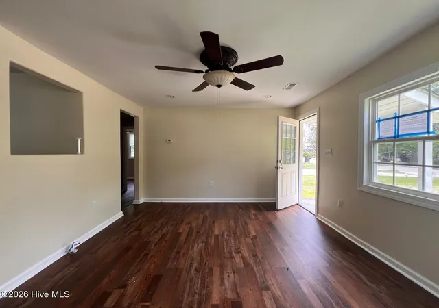 Photo 4 of Single family home for sale at 622 E Vance St, Laurinburg, NC 28352 | MLS# 100599194 | Listing updated on 2026-08-26