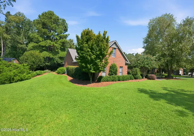Photo 3 of Single family home for sale at 318 Village Green Dr, Trent Woods, NC 28562 | MLS# 100599059 | Listing updated on 2026-09-17