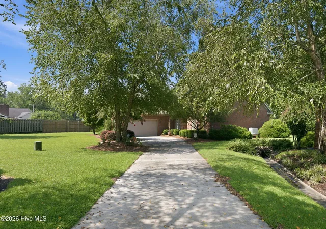Photo 4 of Single family home for sale at 318 Village Green Dr, Trent Woods, NC 28562 | MLS# 100599059 | Listing updated on 2026-09-17