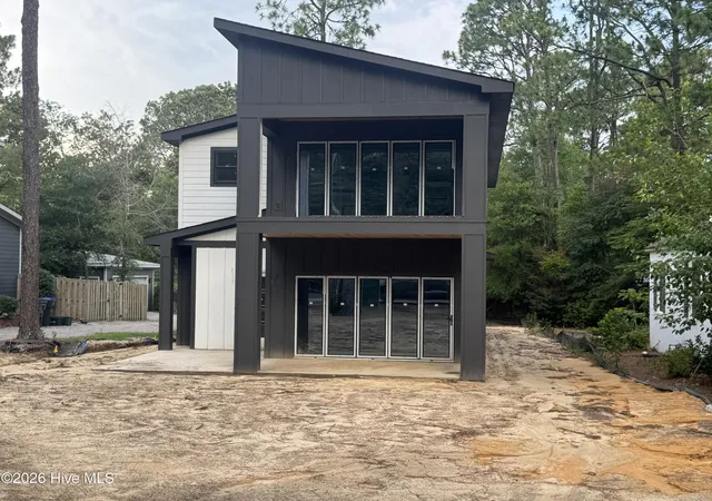 Photo 1 of Single family home for sale at 750 N Ashe St, Southern Pines, NC 28387 | MLS# 100556307 | Listing updated on 2026-08-18