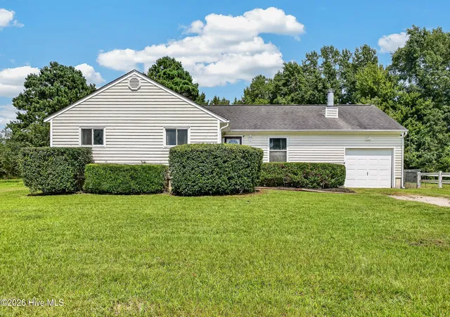Photo 1 of Single family home for sale at 306 Drummer Kellum Rd, Jacksonville, NC 28546 | MLS# 100597787 | Listing updated on 2026-09-13