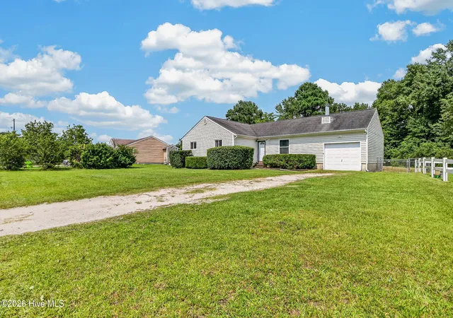 Photo 2 of Single family home for sale at 306 Drummer Kellum Rd, Jacksonville, NC 28546 | MLS# 100597787 | Listing updated on 2026-09-13