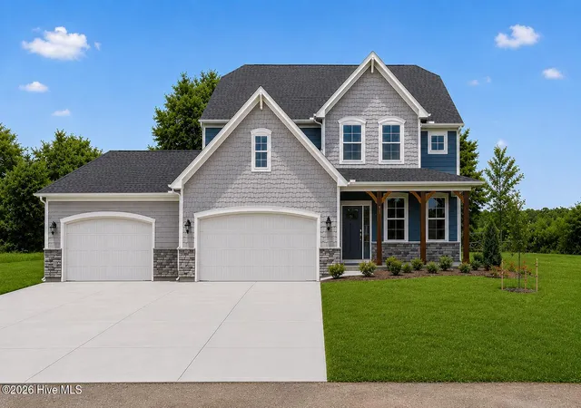 Photo 2 of Single family home for sale at 370 Glade Dr, Aberdeen, NC 28315 | MLS# 100597578 | Listing updated on 2026-09-02