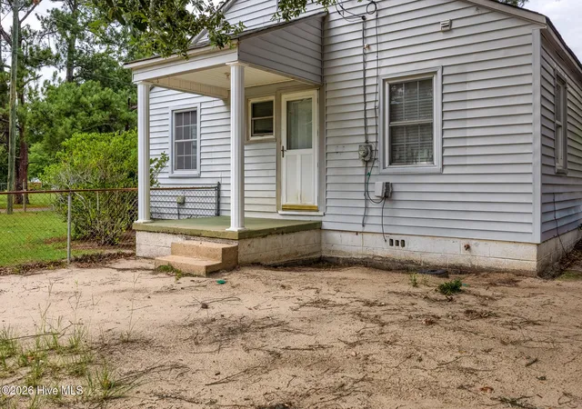 Photo 5 of Single family home for sale at 413 Seymour St, Aberdeen, NC 28315 | MLS# 100591185 | Listing updated on 2026-08-22