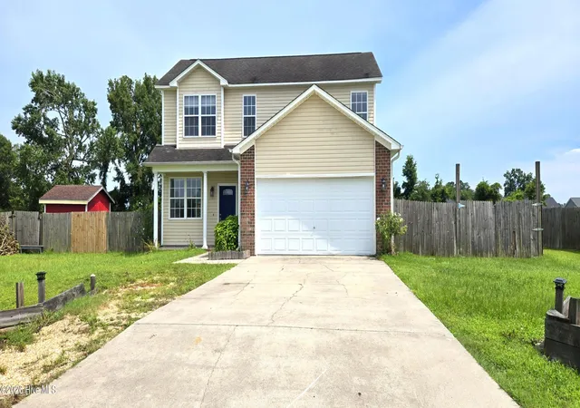 Single family home for sale at 106 Hardin Dr, Maysville, NC 28555 | MLS# 100591040