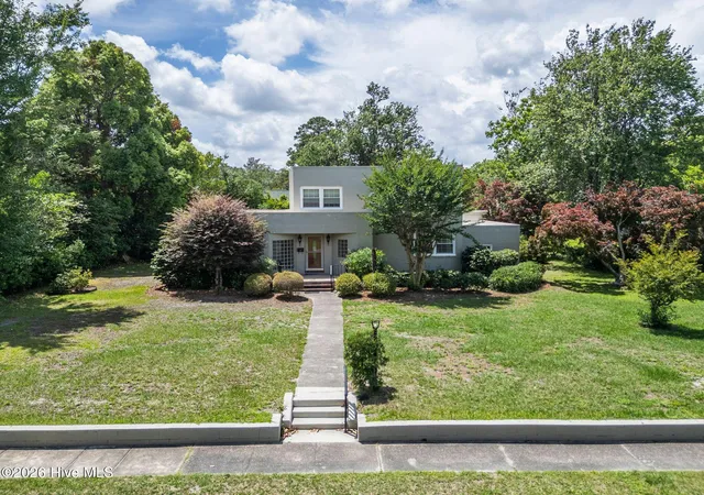 Photo 4 of Single family home for sale at 1210 Essex Dr, Wilmington, NC 28403 | MLS# 100594491 | Listing updated on 2026-09-30