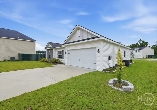 Photo 2 of Single family home for sale at 369 Brightleaf Cir, Hinesville, GA 31313 | MLS# SA363188 | Listing updated on 2026-09-01