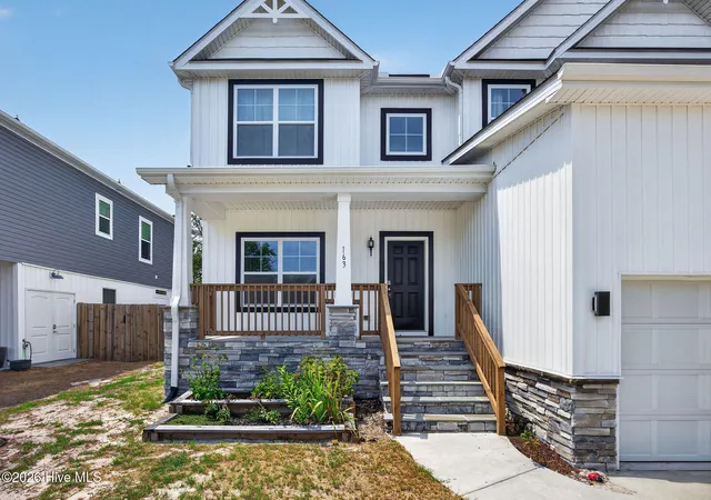 Photo 4 of Single family home for sale at 163 NE 2nd Street, Oak Island, NC 28465 | MLS# 100570587 | Listing updated on 2026-09-25