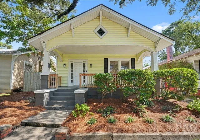 Photo 1 of Single family home for sale at 1124 E 37th Street, Savannah, GA 31404 | MLS# SA361849 | Listing updated on 2026-09-08