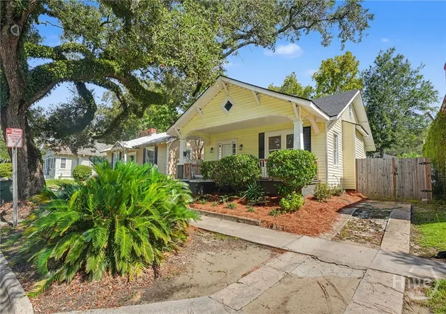 Photo 2 of Single family home for sale at 1124 E 37th Street, Savannah, GA 31404 | MLS# SA361849 | Listing updated on 2026-09-08