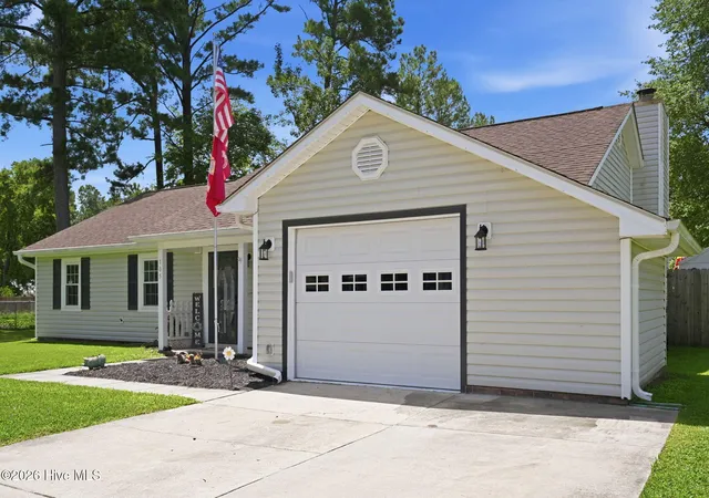 Photo 3 of Single family home for sale at 105 Cherrywood Ct, Jacksonville, NC 28546 | MLS# 100595142 | Listing updated on 2026-09-28