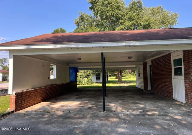 Photo 2 of Single family home for sale at 11701 Johns Rd, Laurinburg, NC 28352 | MLS# 100598924 | Listing updated on 2026-08-26