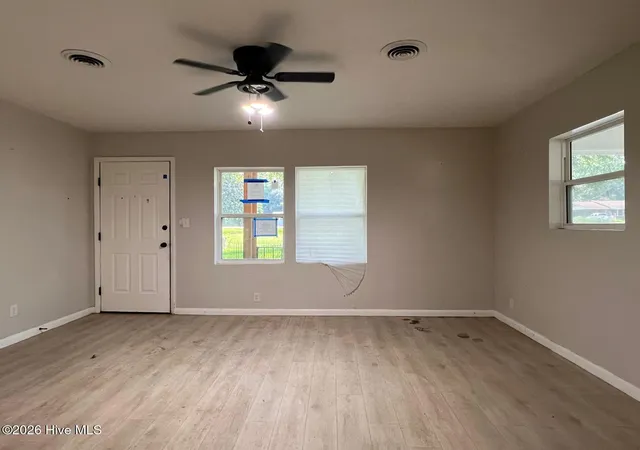 Photo 4 of Single family home for sale at 11701 Johns Rd, Laurinburg, NC 28352 | MLS# 100598924 | Listing updated on 2026-08-26