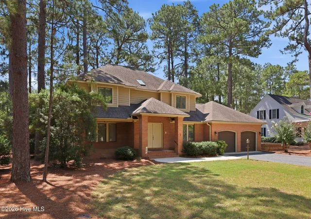 Photo 2 of Single family home for sale at 3 Montclair Ln, Pinehurst, NC 28374 | MLS# 100598979 | Listing updated on 2026-08-30