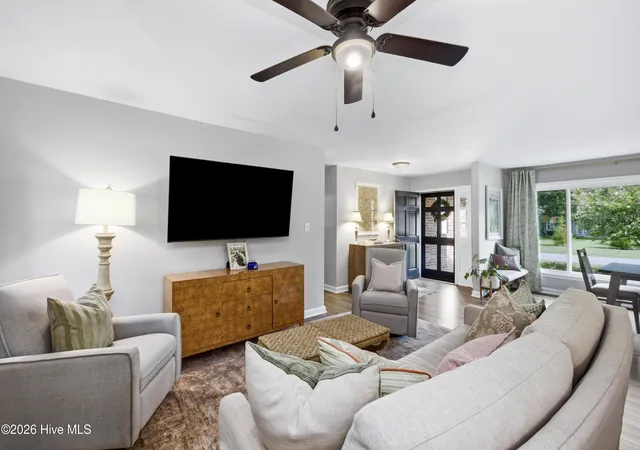 Photo 3 of Single family home for sale at 38 Pelican Point Rd, Wilmington, NC 28409 | MLS# 100598592 | Listing updated on 2026-09-29