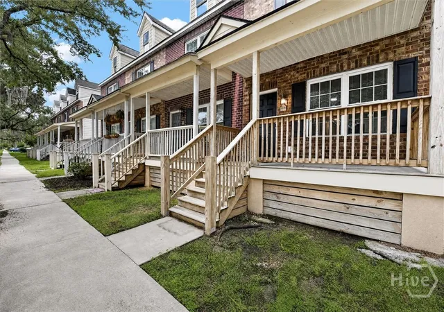Photo 3 of Townhouse for sale at 1516 E Henry St, Savannah, GA 31404 | MLS# SA362213 | Listing updated on 2026-08-28