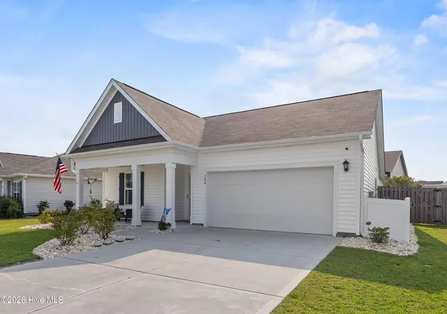 Photo 2 of Single family home for sale at 304 Cleat Dr, Holly Ridge, NC 28445 | MLS# 100587805 | Listing updated on 2026-09-14