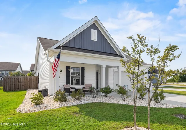 Photo 3 of Single family home for sale at 304 Cleat Dr, Holly Ridge, NC 28445 | MLS# 100587805 | Listing updated on 2026-09-14