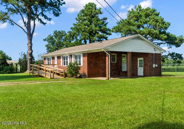 Photo 2 of Single family home for sale at 22367 Nc Hwy 55, Oriental, NC 28571 | MLS# 100597466 | Listing updated on 2026-09-15