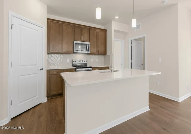 Photo 3 of Single family home for sale at 421 Thistle Meadow Ln, Aberdeen, NC 28315 | MLS# 100598834 | Listing updated on 2026-08-25