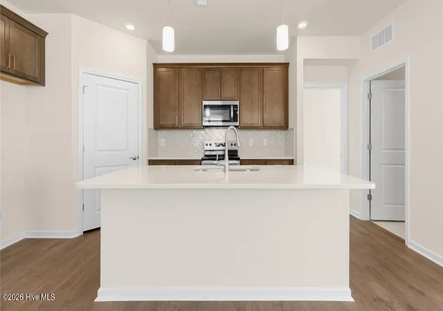Photo 3 of Single family home for sale at 421 Thistle Meadow Ln, Aberdeen, NC 28315 | MLS# 100598834 | Listing updated on 2026-08-25