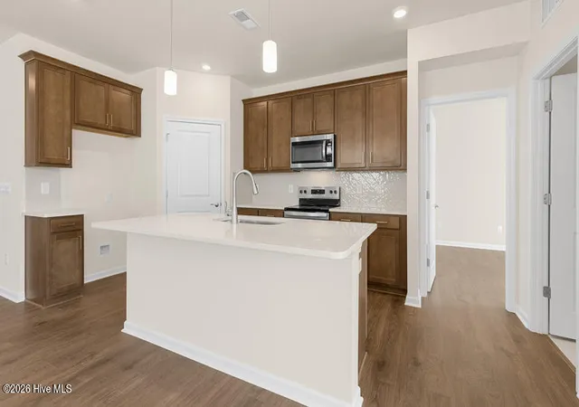 Photo 4 of Single family home for sale at 421 Thistle Meadow Ln, Aberdeen, NC 28315 | MLS# 100598834 | Listing updated on 2026-08-25
