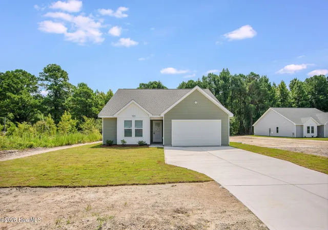 Photo 3 of Single family home for sale at 109 William Gurganus Rd, Maple Hill, NC 28454 | MLS# 100568978 | Listing updated on 2026-09-15