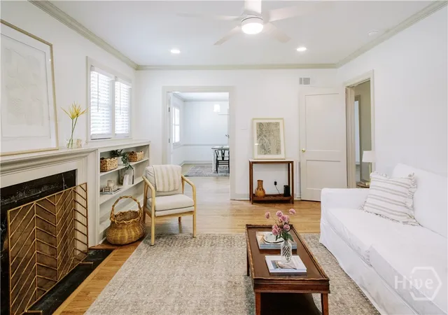 Photo 4 of Single family home for sale at 33 E 63Rd St, Savannah, GA 31405 | MLS# SA363424 | Listing updated on 2026-10-27