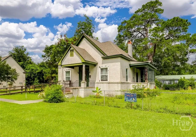Photo 3 of Single family home for sale at 2701 Mechanics Ave, Savannah, GA 31404 | MLS# SA360512 | Listing updated on 2026-10-29