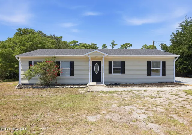 Photo 1 of Single family home for sale at 89 Crown Point Rd, Hubert, NC 28539 | MLS# 100597435 | Listing updated on 2026-08-21