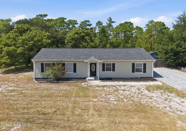 Photo 2 of Single family home for sale at 89 Crown Point Rd, Hubert, NC 28539 | MLS# 100597435 | Listing updated on 2026-08-21