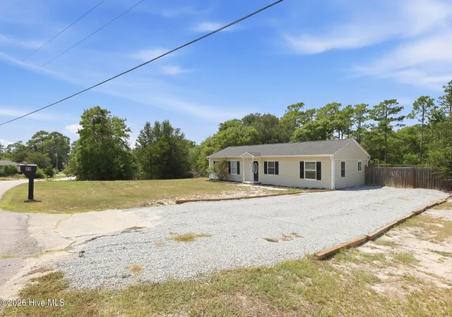 Photo 4 of Single family home for sale at 89 Crown Point Rd, Hubert, NC 28539 | MLS# 100597435 | Listing updated on 2026-08-21