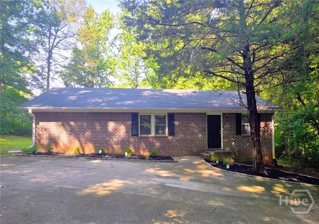Photo 1 of Single family home for sale at 220 Big Oak Cir, Athens, GA 30605 | MLS# CL361880 | Listing updated on 2026-09-14